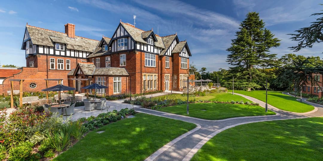 The-Red-House_08-scaled.jpg thumbnail